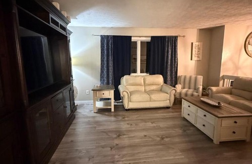 Bloomington House | Large Bloomington Home