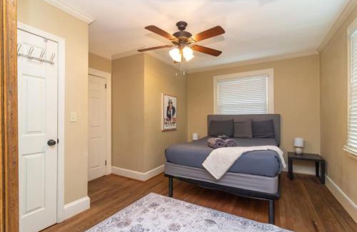 Columbus House | Large BnB with Pool The White House & Cottage