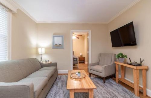 Columbus House | Large BnB with Pool The White House & Cottage