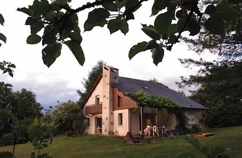 Treignac House | Large bright house away from the Bourg de Treignac on the edge of the forest.