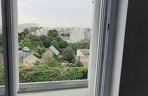 Saint-Brieuc Apartment | Large bright studio, located on the 2nd and last floor of a small condominium