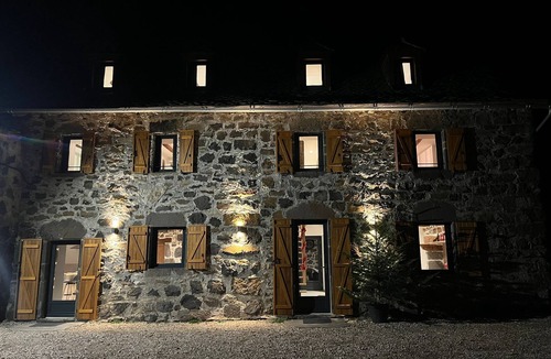 Condom-d'Aubrac House | Large-capacity group gîte in Aubrac