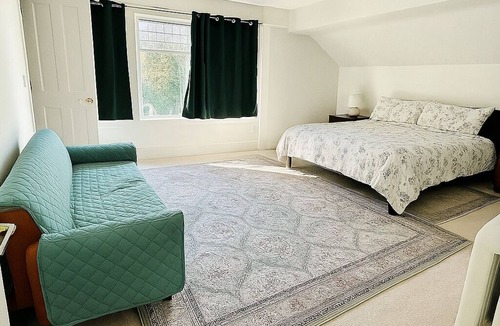 Stevens Hotel | Large Capitol Hill Home Family Retreat