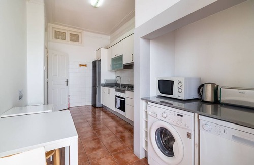 Principe Real Apartment | Large Central with View 3E by Central Hill