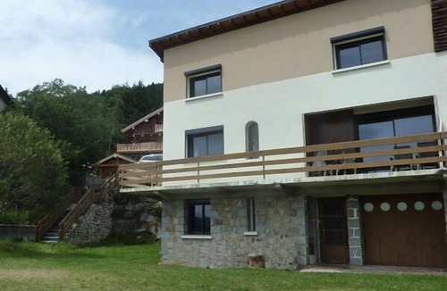 Les Angles House | Large Chalet in Angles with magnificent view of lake and mountains, classed 4 *
