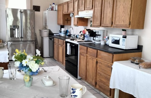 Brenham Apartment | Large, charming 2-bedroom apartment with modern amenities within a historic home