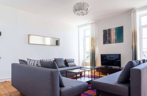 Plomeur House | Large & Charming house / 5 mins from beach / 5 Bedrooms