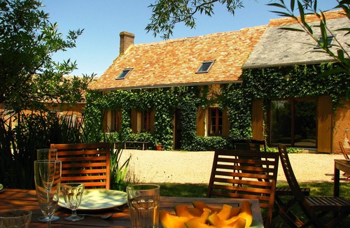 Marigne-Laille Villa | Large, comfortable, quiet farmhouse with heated swimming pool and large wooded garden