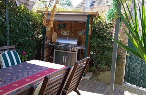 Ver-sur-Mer House | Large, Comfortable, Air-Conditioned Historic House with a Sauna.