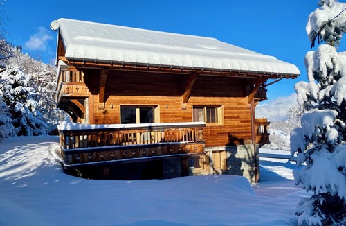 Les Allues Ski Chalet | LARGE, COMFORTABLE CHALET FOR 10 WITH VIEW IN MERIBEL-LES ALLUES
