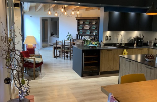 Fontain House | Large comfortable property in a quiet area, beautiful exhibition, large park for 10 people