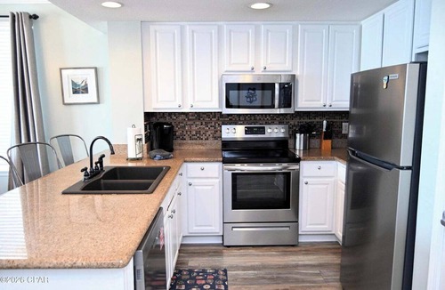 Long Beach Condo | LARGE CORNER CONDO BEAUTIFUL SUNRISES/SUNSETS 4 BEACH CHAIRS 4 BEDROOMS SLEEP 12