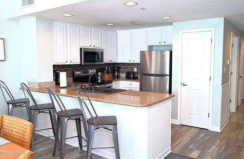 Long Beach Condo | LARGE CORNER CONDO BEAUTIFUL SUNRISES/SUNSETS 4 BEACH CHAIRS 4 BEDROOMS SLEEP 12