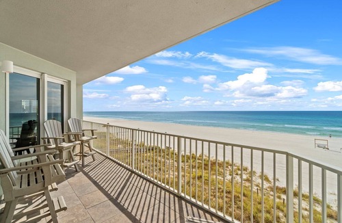Long Beach Condo | LARGE CORNER CONDO BEAUTIFUL SUNRISES/SUNSETS 4 BEACH CHAIRS 4 BEDROOMS SLEEP 12
