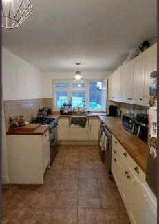 Bellingham House | Large Double Room with Own Bathroom and Free Parking