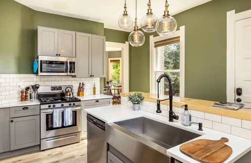 Milwaukee House | Large Downtown Home w/Hot Tub & Huge Backyard