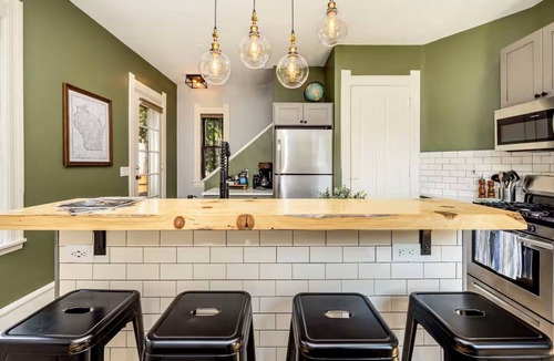 Milwaukee House | Large Downtown Home w/Hot Tub & Huge Backyard