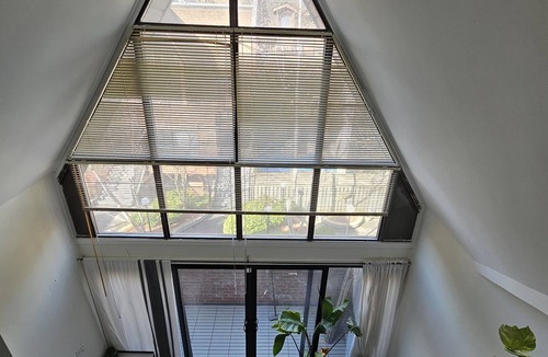 Downtown Toronto Apartment | Large downtown Toronto townhouse. Perfect for large groups and families!