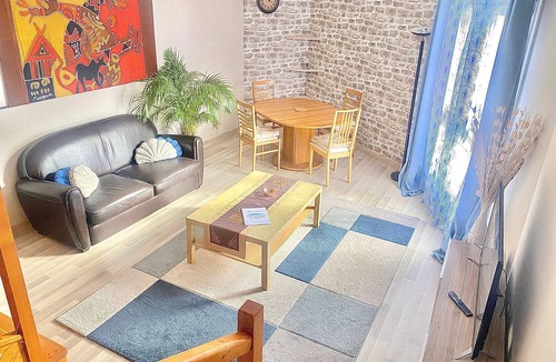 Centre Ville Rive Gauche Apartment | Large duplex - Centre - Secure parking - 4 bedrooms. - 7 pers. - Lingerie