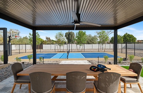 Surprise House | Large entertainment 4-bedroom home in Surprise - Pickleball Court, Pool, Bocce
