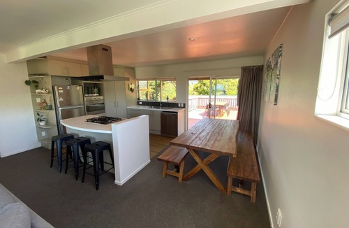 Patons Rock House | Large Family Friendly Patons Rock Beach Retreat