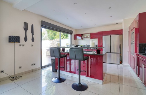 Gouvernes House | Large family home - Near Disneyland Paris