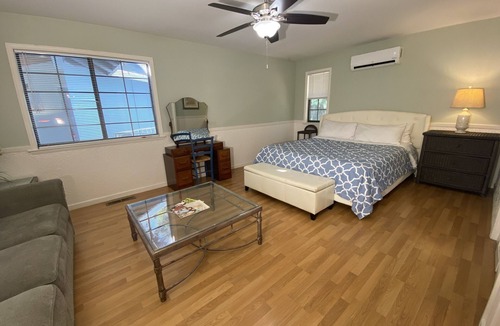 Chico Hostel | Large family suite sleeps 6!