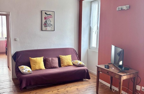 Chateauneuf-sur-Charente House | Large garden house. 3 bedrooms, dining room, 2 bathrooms.