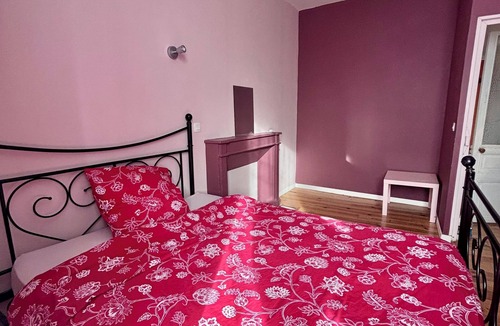 Chateauneuf-sur-Charente House | Large garden house. 3 bedrooms, dining room, 2 bathrooms.