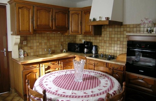 Saint-Pourcain-sur-Sioule Cottage | Large house in Saint-Pourçain with pool, sauna and WiFi