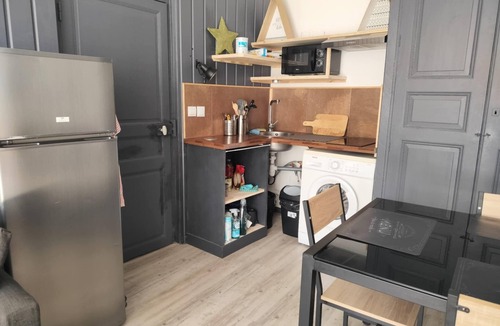 Lestiou Apartment | Large, fully-equipped studio 10 minutes from Chambord, on the Loire cycle route