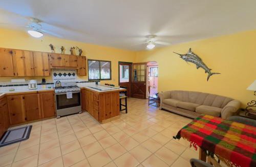 Los Barriles House | Large Gated Parking, Cozy Casa near Pickleball