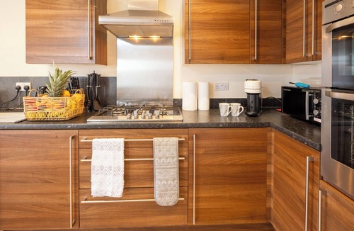 Gloucester House | Large Gloucester House in the City Centre with Free Parking!