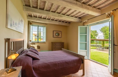 Trequanda Apartment | Large ground floor apartment of 118 m2 consisting of a large living room with fireplace, kitchen complete with dishwasher, microwave oven, electric oven, coffee machine, kettle, fridge and freezer.Dining area, a master double bedroom with private bathroo