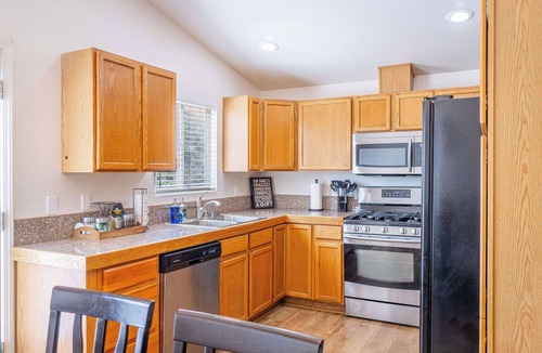 Northwest Reno House | Large Group Escape, 5 Beds, Pets Welcome