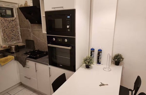Jacht Apartment | LARGE, GROUP-FRIENDLY SET OF APARTMENTS LOCATED CENTRALLY IN BRUSSELS