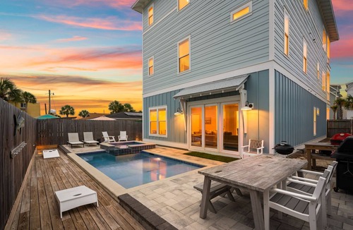 Gulf Lagoon Beach House | Large group paradise steps from the beach!