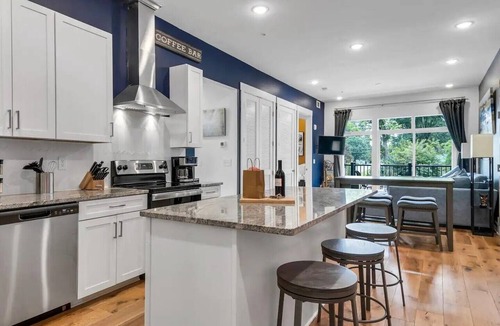 Inglewood Condo | Large Groups! 6Bed/3Bath Near Opry and Broadway!