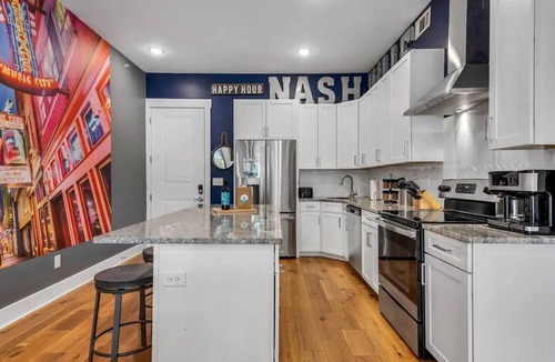 Inglewood Condo | Large Groups! 6Bed/3Bath Near Opry and Broadway!