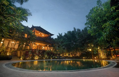 Tibubeneng Villa | Large Groups,9 BDR,Close To Beach,Great Inclusions