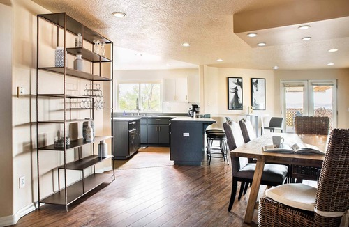 Garden City House | Large hilltop dome home with endless, panoramic views *Adventure Awaits* 5 acres