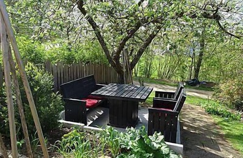 Dinkelsbuehl Apartment | Large holiday flat in Sinbronn with garden