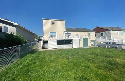 Helena House | Large home by Carroll Great Northrn Downtown & Civic Center, family/pet friendly