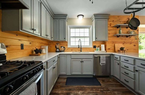 Grandview House | Large Home Great for Families Sleeps 12 FIFA WC 26