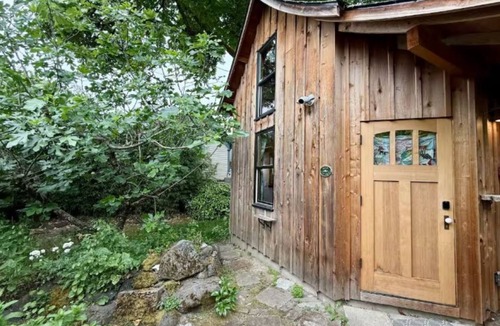 Market District House | Large home in perfect Eugene location!