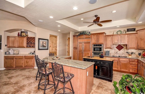 East Mesa House | Large Home with 360 Degree City/Mountain Views - 3 Bedroom
