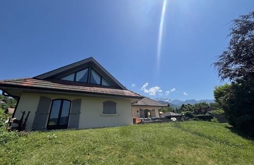 Menthon-Saint-Bernard House | Large house with + view, quiet, large garden, very close to lake and village