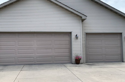 Owatonna House | Large house close to grocery stores and schools