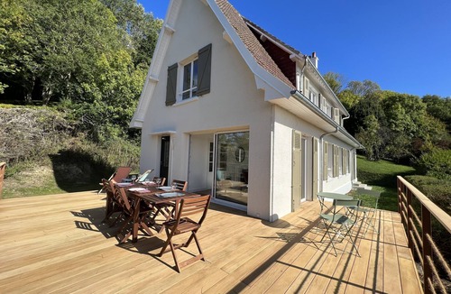 Benerville-sur-Mer House | Large house with sea view, 200 m², garden & woods, beach 8 minutes away on foot