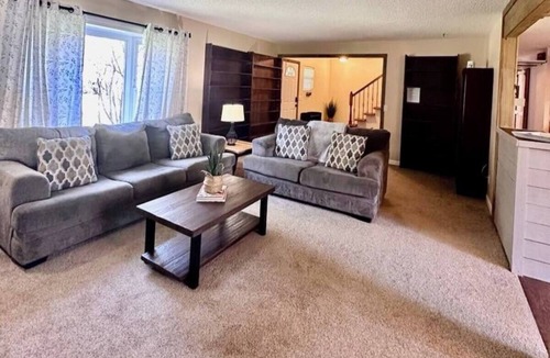 Murfreesboro House | Large house with pool,hot tub, and fully fenced big yard. Pets welcome.